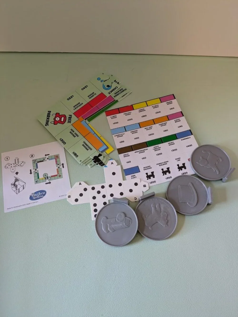 Hasbro Mini Game McDonalds Happy Meal Toy 2022 & Crocs Keychain 2024